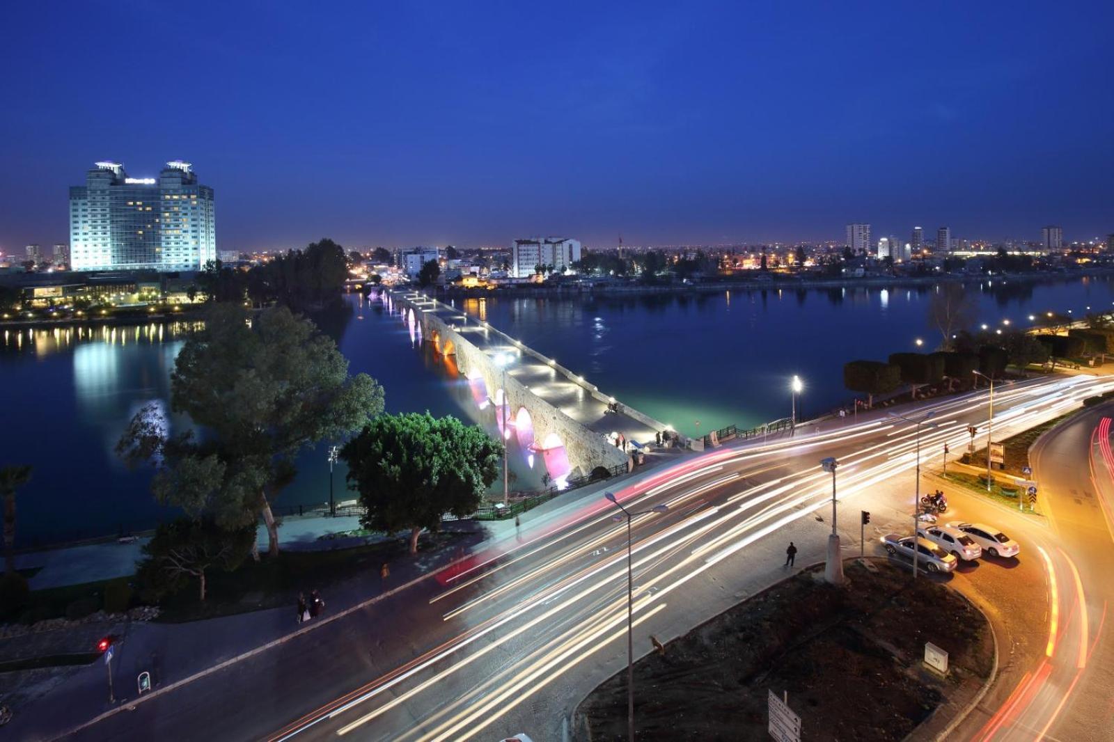 Adana Taskoeprue Hotel Екстер'єр фото