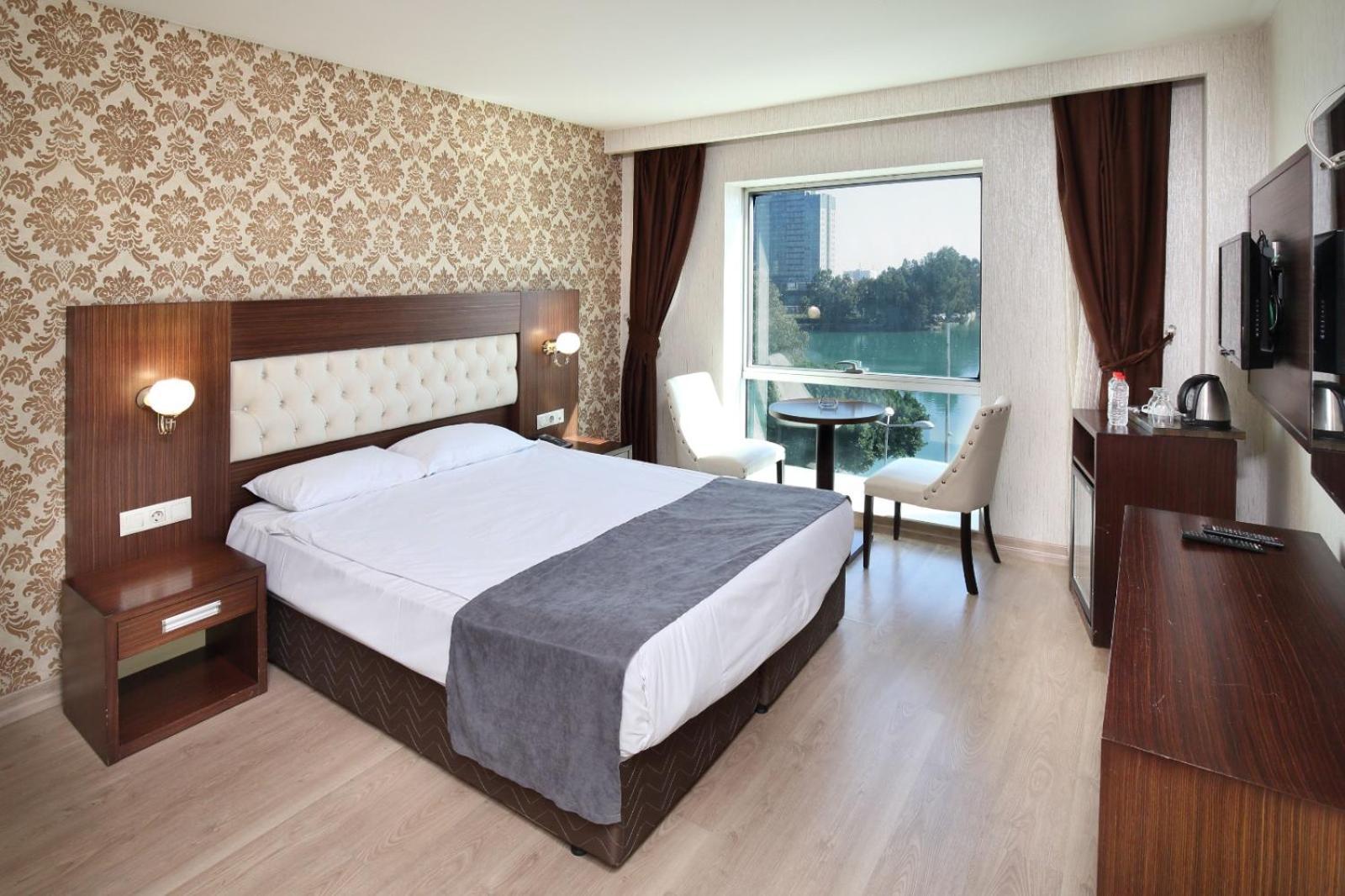 Adana Taskoeprue Hotel Екстер'єр фото