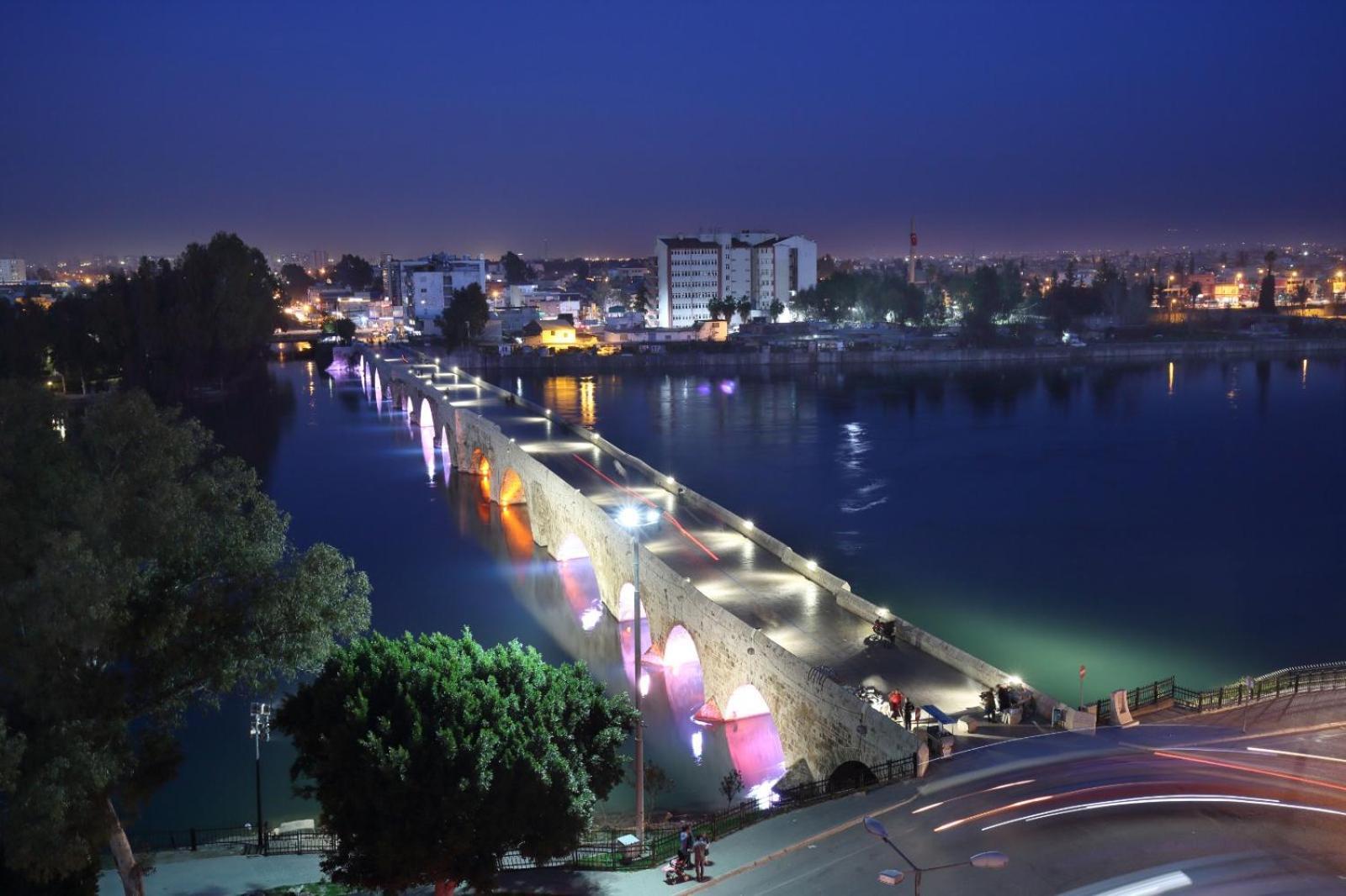 Adana Taskoeprue Hotel Екстер'єр фото