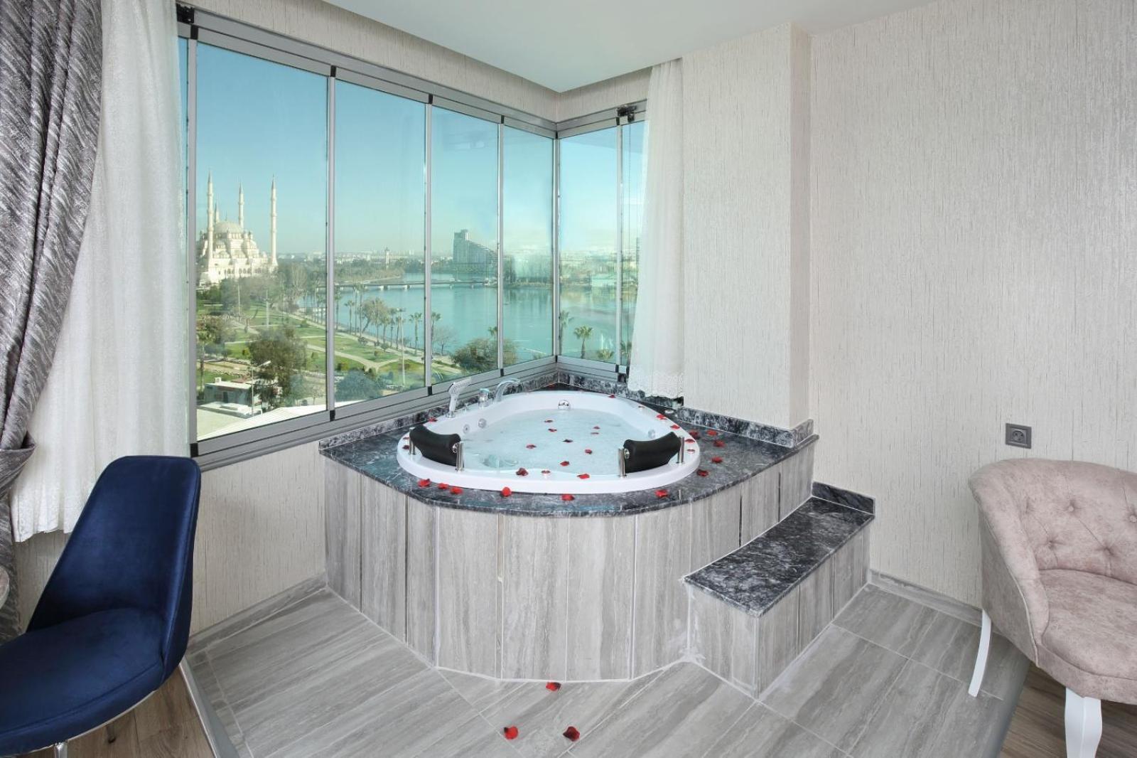 Adana Taskoeprue Hotel Екстер'єр фото