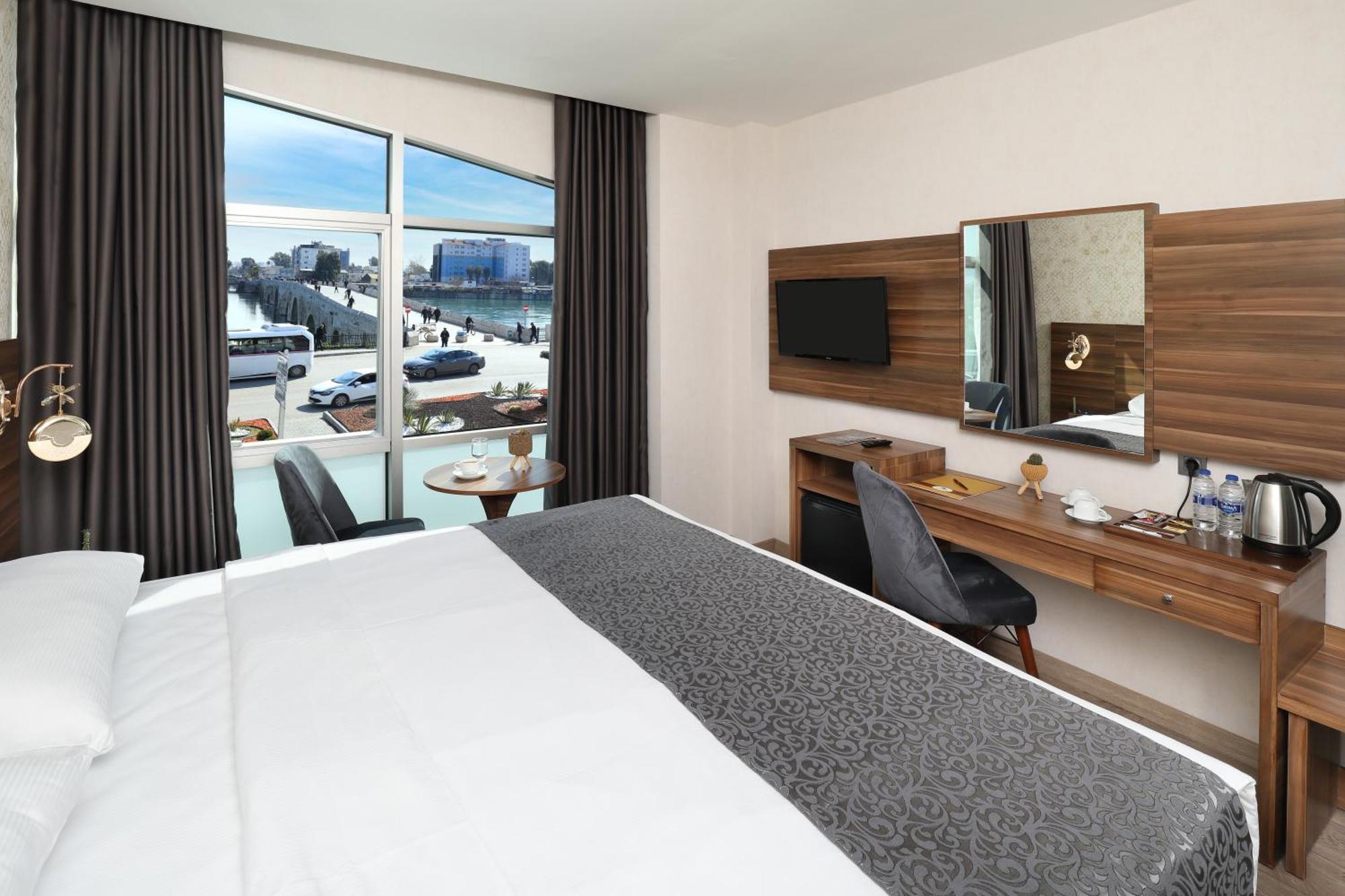 Adana Taskoeprue Hotel Екстер'єр фото